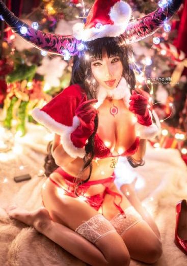julia紧身裙女教师在线视频