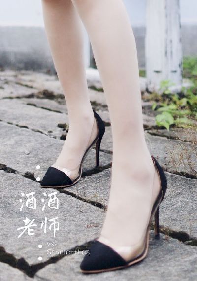 战火中的花蕾