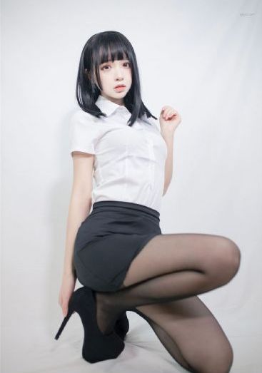 衣袖红镶边